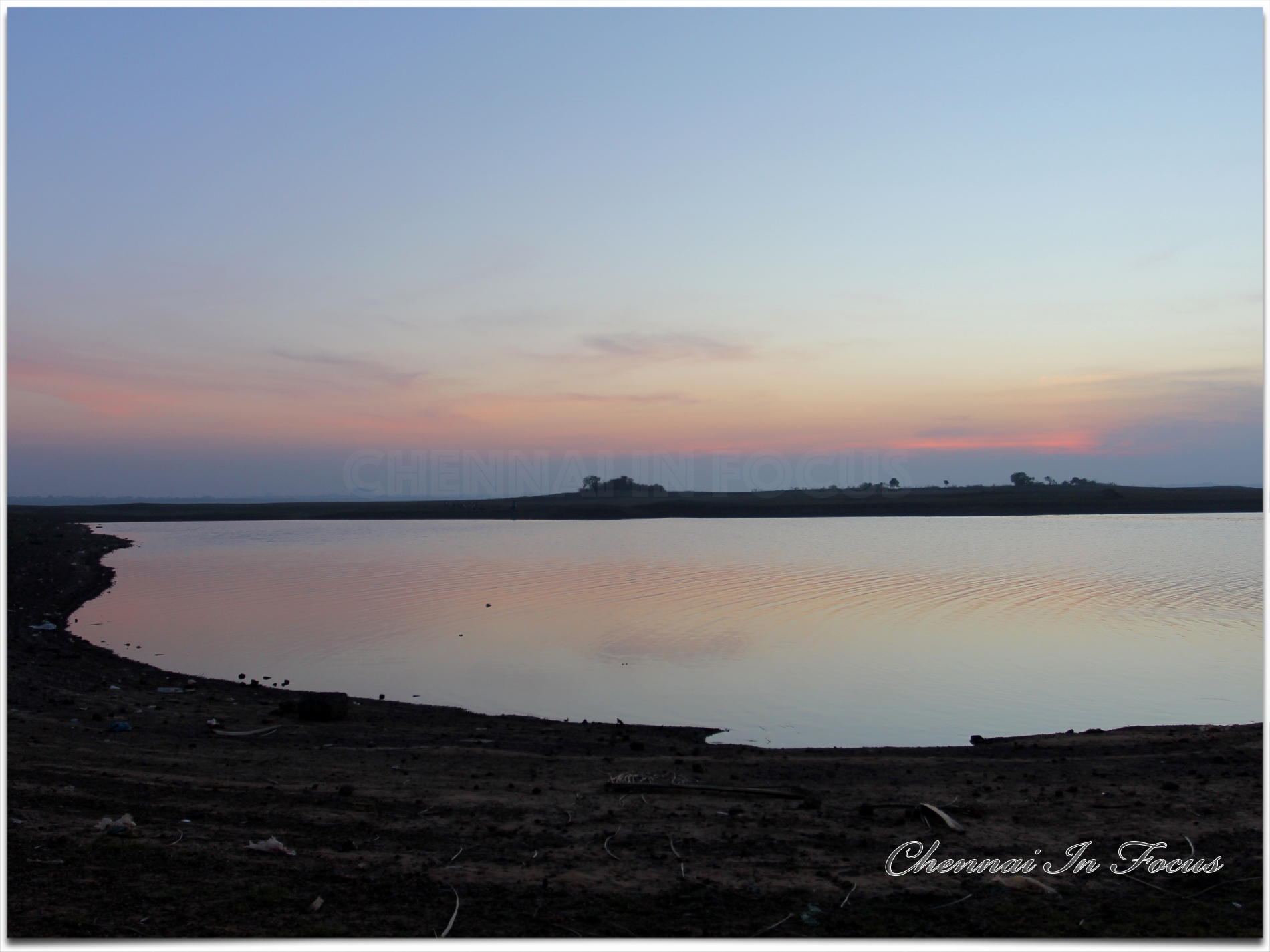 Puzhal Lake Water Level Indicator